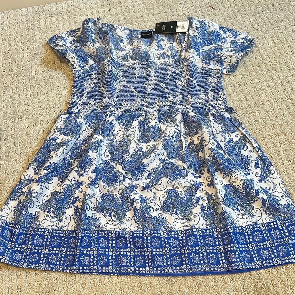 Women’s Top - Picture 1 of 4